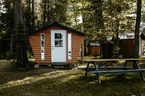 Golden Lake Glamping Cabin, Ideal to Discover the Ottawa Valley