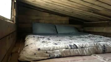 1 bedroom, bed sheets