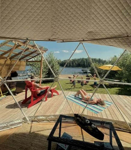 Lakefront Dome with Idyllic Design and Views in Ontario