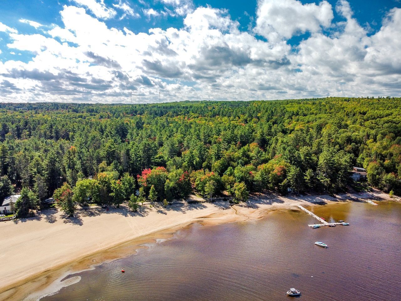 Beach nearby, sailing, kayaking, fishing