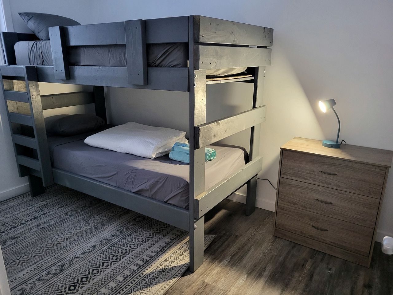 1 dormitorio y ropa de cama