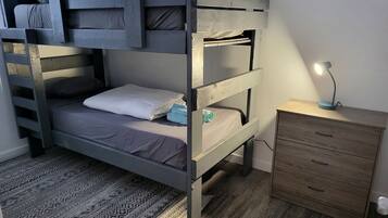 1 dormitorio y ropa de cama