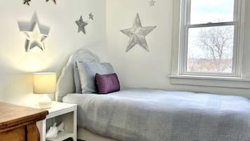 4 bedrooms, bed sheets