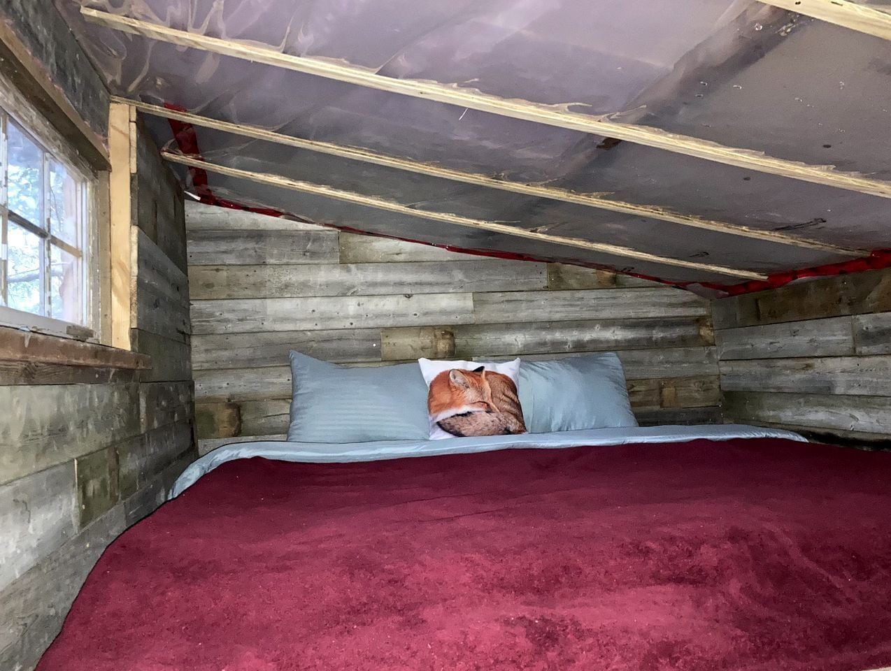 1 bedroom, bed sheets