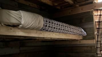 1 bedroom, bed sheets