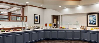Easy Access To Downtown + Free Parking&Restaurant