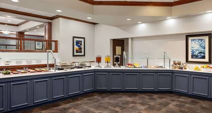 Easy Access To Downtown + Free Parking&Restaurant