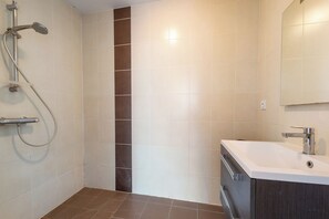 Bathroom - 111 - L'Herblinois - Wifi - Proche tram (Saint-Herblain)