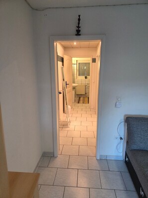 Interior - Apartment 'Souterrain-Wohnung in Oberzissen' with Shared Pool, Shared Garden and Wi-Fi (Oberzissen)