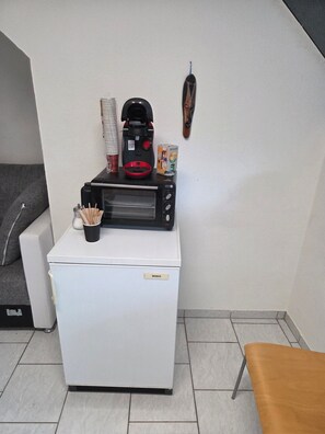 Interior - Apartment 'Souterrain-Wohnung in Oberzissen' with Shared Pool, Shared Garden and Wi-Fi (Oberzissen)