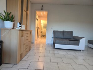 Tv, tv-spel, dvd-spelare och en stereo