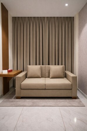 Grand Room | Living area - Solasta Stays & Banquets - Wakad (Tathawade)