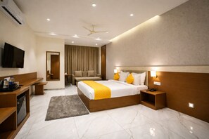 Grand Room - Solasta Stays & Banquets - Wakad (Tathawade)