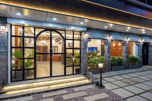 Emmanuel Residency by Alaya Stays