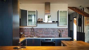 Fridge, microwave, oven, dishwasher