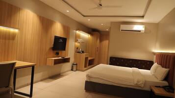 Desk, laptop workspace, free WiFi, bed sheets