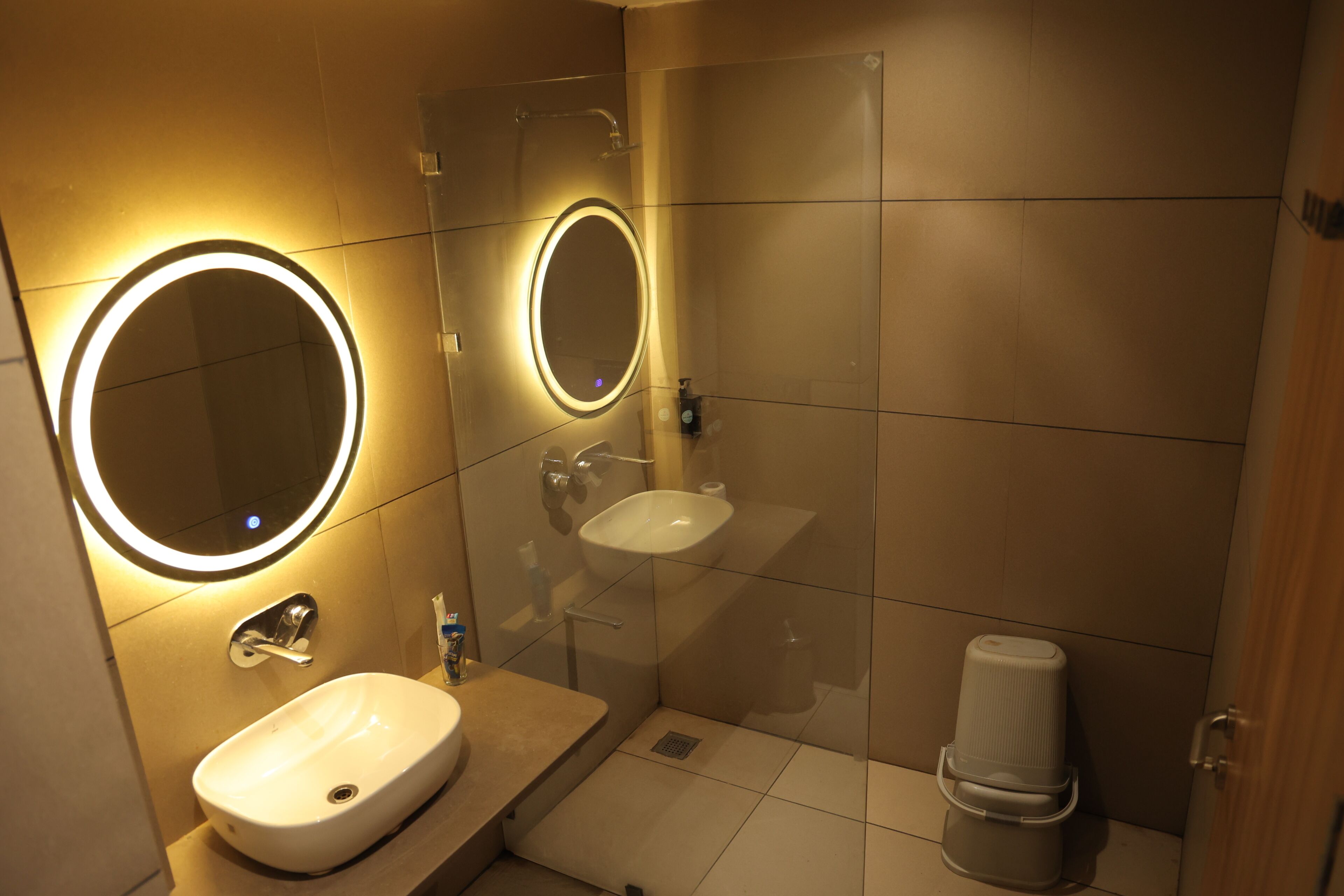 Deluxe Room, Hill View | Bathroom | Shower, towels, soap, shampoo