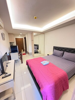 Laptop workspace, free WiFi - Lagoona Beach Resort 2 Pattaya (Muang Pattaya)