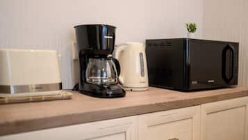 Studio Confort, 1 lit double, non-fumeur | Cuisine privée | Réfrigérateur grande capacité avec congélateur, four à micro-ondes