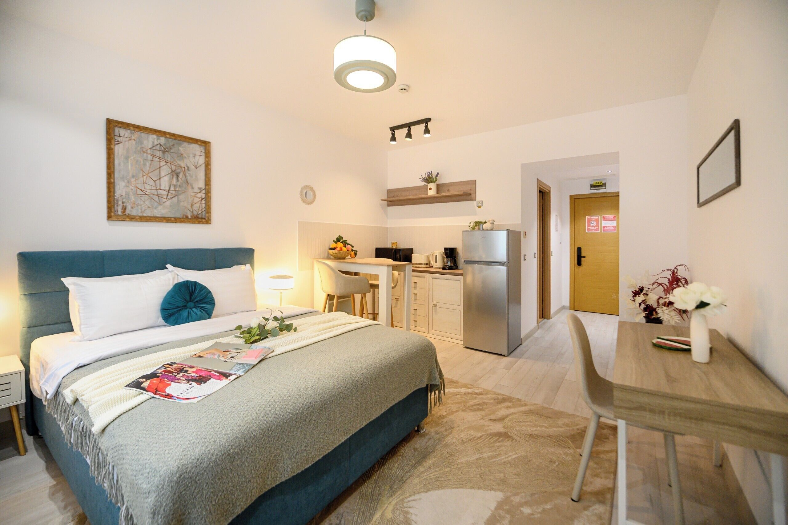 Cortinas blackout, wifi gratis y ropa de cama 