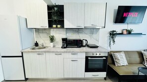 Private kitchen - Modern Apartments in the Heart of the City (București)