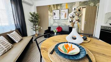 Comfort Apartment, 1 Double Bed with Sofa bed, Non Smoking | Living area
