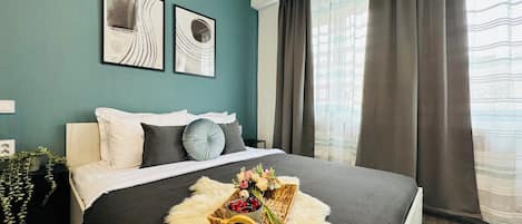 Comfort Studio, 1 Double Bed with Sofa bed, Non Smoking | Blackout drapes, iron/ironing board, free WiFi, bed sheets