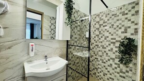 Bathroom - Modern Apartments in the Heart of the City (București)