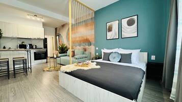 Comfort Studio, 1 Double Bed with Sofa bed, Non Smoking | Blackout drapes, iron/ironing board, free WiFi, bed sheets