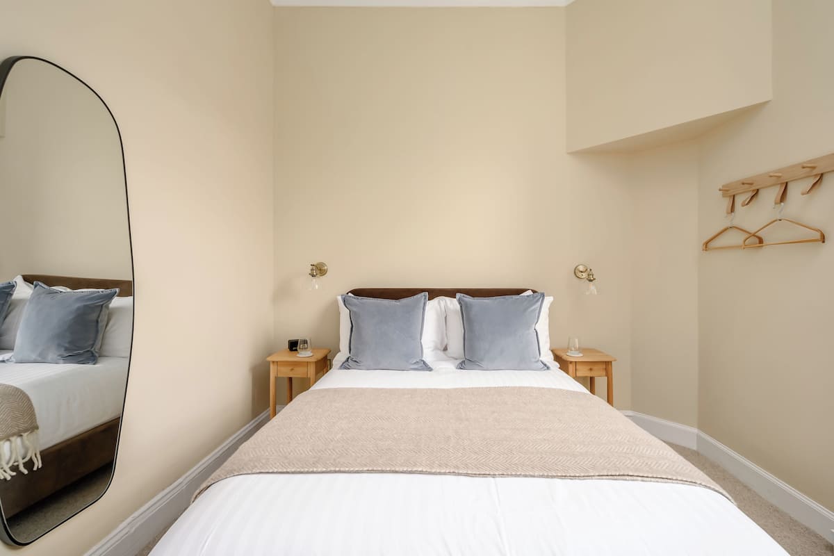 Classic Double Room | Iron/ironing board, WiFi (free)