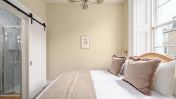 Junior Studio Suite | Iron/ironing board, WiFi (free)