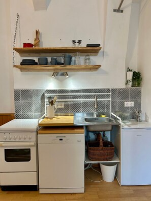 Fridge, oven, stovetop, dishwasher - Danube Atelier – The Studio (Rossatz-Arnsdorf)