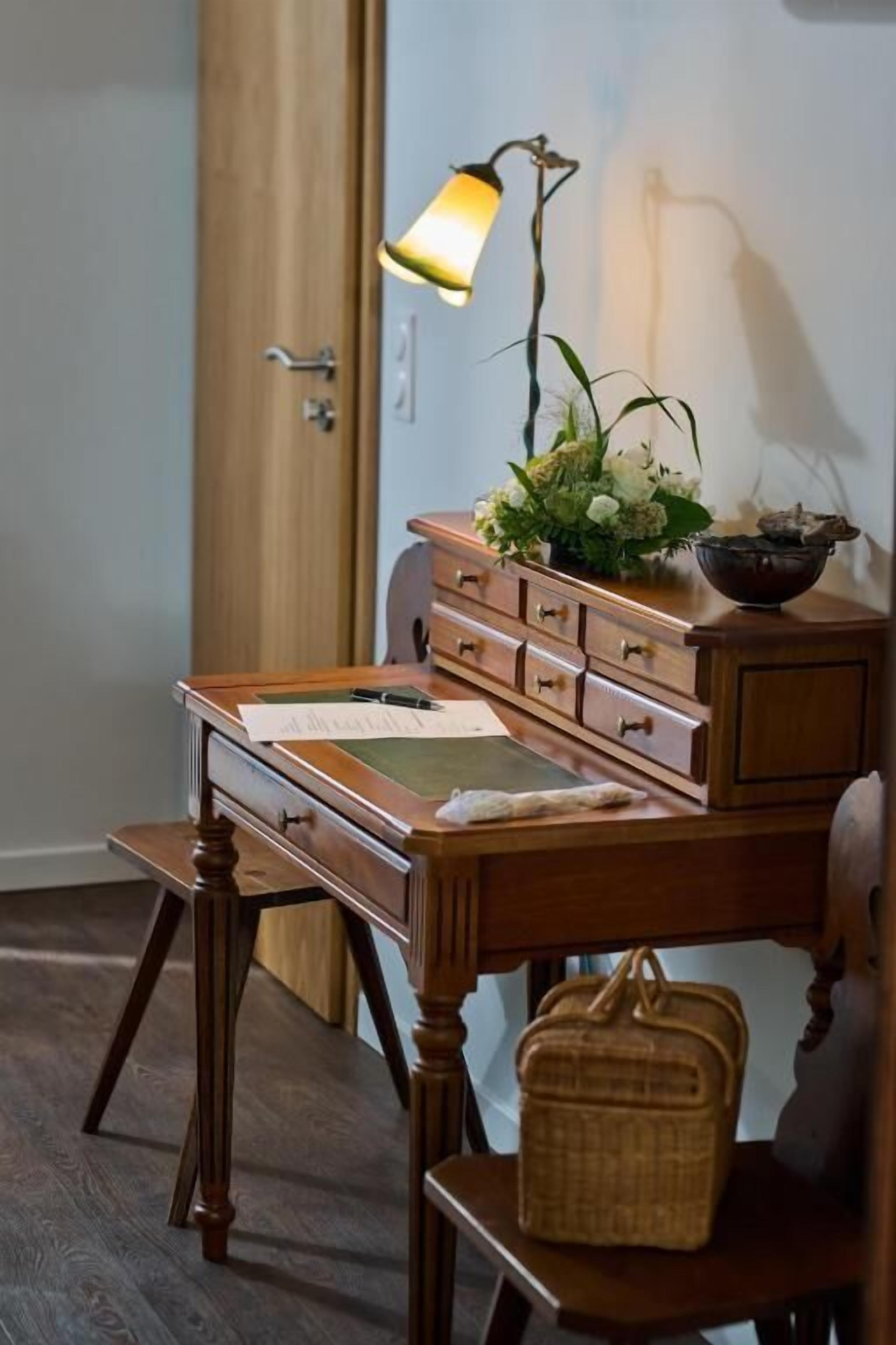 Double Room, Garden View | Interior