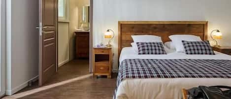 Doppelzimmer, Gartenblick | VerdunkelungsvorhÀnge, schallisolierte Zimmer, kostenloses WLAN