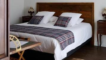 Double Room, Garden View | Blackout drapes, soundproofing, free WiFi