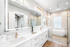 Bathroom - The Pearl- Brand New Home-Private Pool-Elevator (MIRAMAR BEACH)