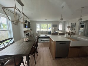 Interior - Pelican Cottage 2 King Suites, Golf Cart Available, Fire Pit & Beach Fun (Oak Island)