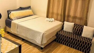 Iron/ironing board, WiFi, bed sheets