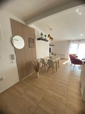 Dining - Modern apartment with sea view in the old town of Crikvenica (Crikvenica)