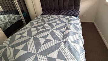 3 bedrooms, WiFi, bed sheets