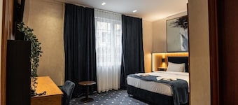 Hotel Astral