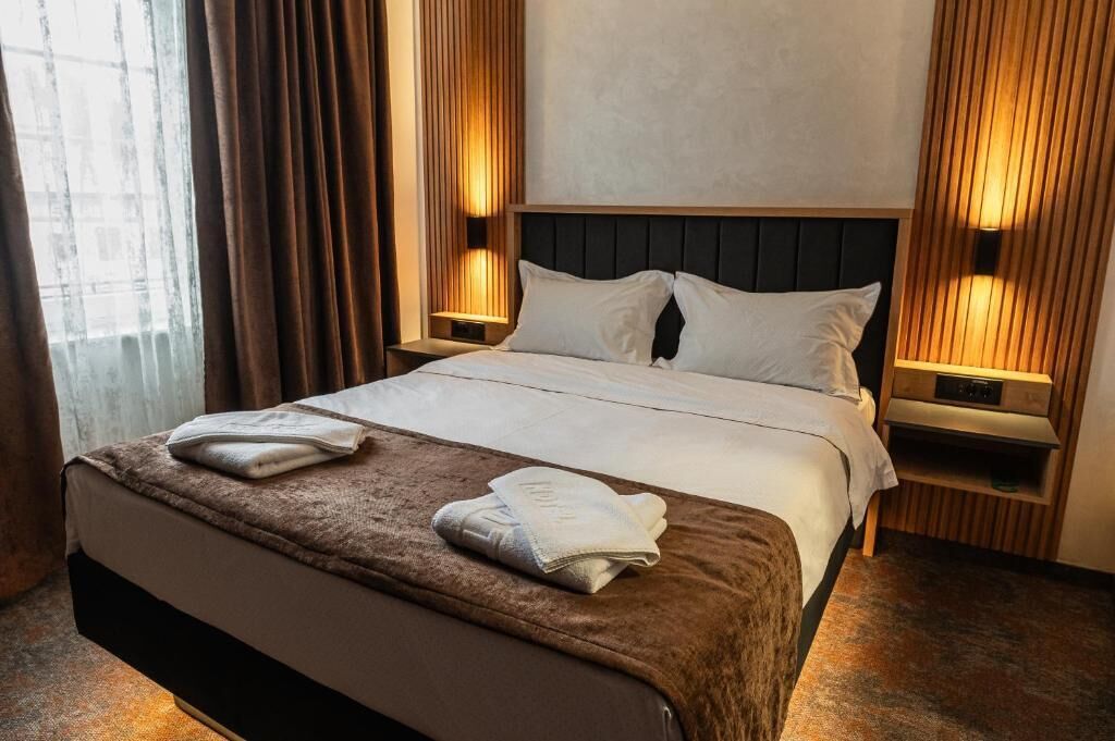 Superior Double Room, City View