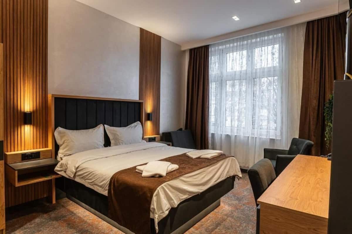 Deluxe Double Room, City View
