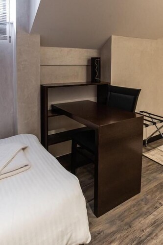 Hotel Astral