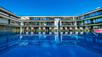 Seasonal outdoor pool, sun loungers
