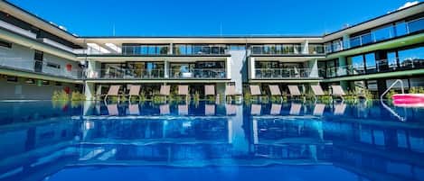 Seasonal outdoor pool, sun loungers