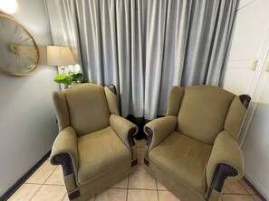 Living area - Room-luxury Stay in Pretoria! Fast Wi-fi (Pretoria)