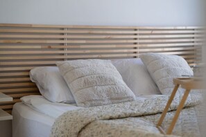 Iron/ironing board, WiFi, bed sheets - Praga Apt - 57m2, Parking, Balcony - by Rentujemy (Warszawa)