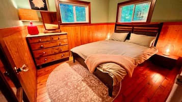 Comfort Cabin, Private Bathroom, Mountain View (Forest Cabin)