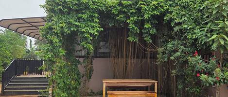 Classic Cabin | Outdoor dining